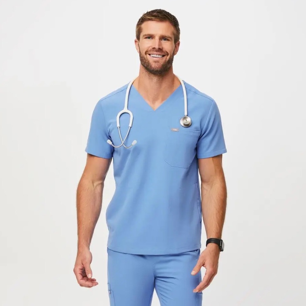 FIGS Chisec Three-Pocket Scrub Top